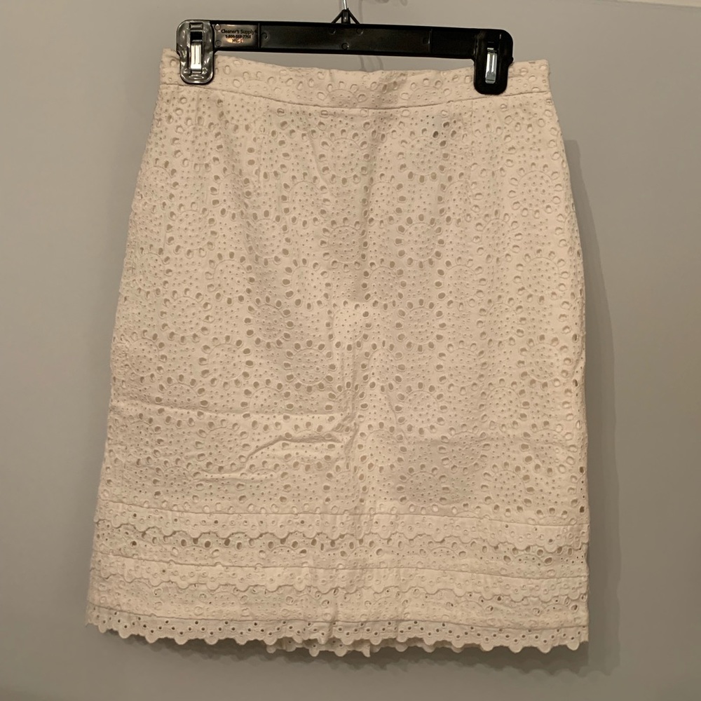 BCBG MAXAZARIA white eyelet knee length skirt